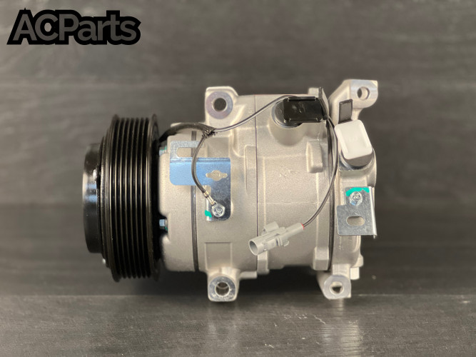Компрессор кондиционера 883200K540 Toyota Fortuner