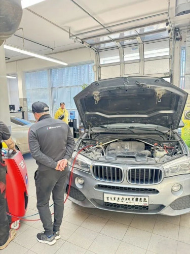 Заправка автокондиционеров хладагентом R-134a в Москве и МО в Москве и МО